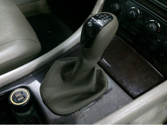 Перетяжка рычага и чехла КПП